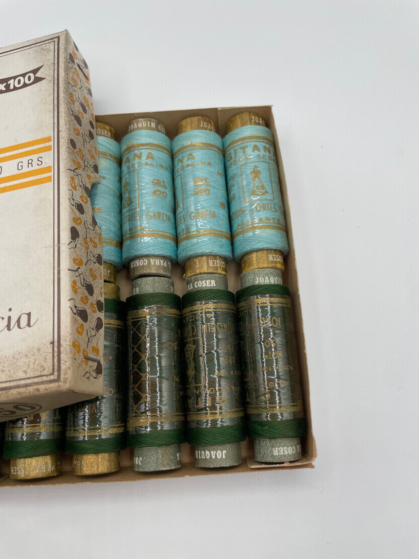 Caja de hilos "La Gitana" bicolor Algodón 100% - Diferentes colores