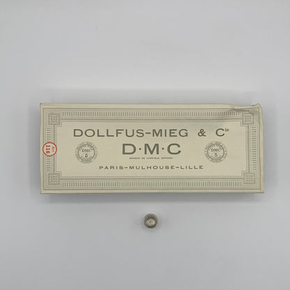 Caja de ovillos perlé Nº 5 (310) - 100% Algodón DMC