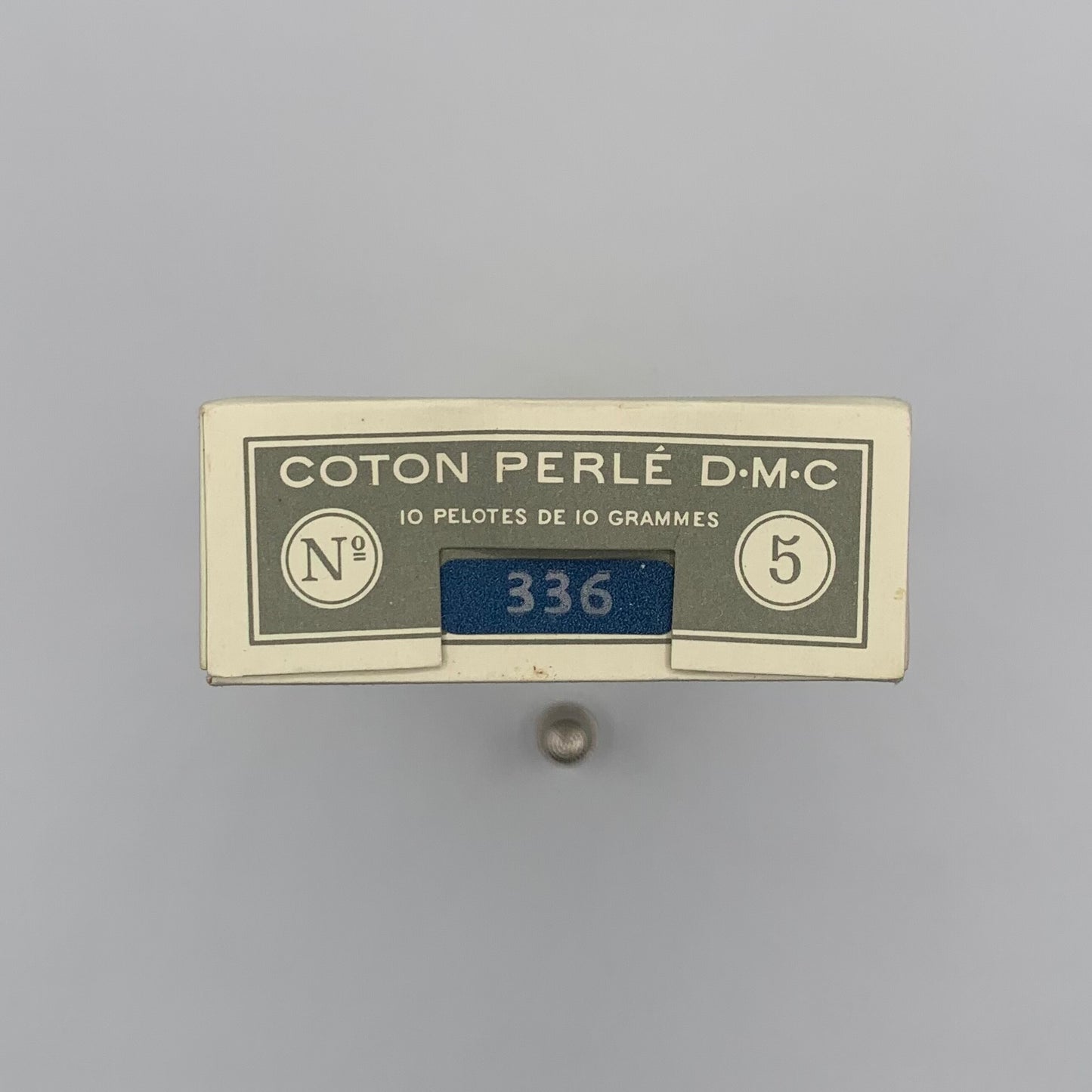 Caja de ovillos perlé Nº 5 (336) - 100% Algodón DMC