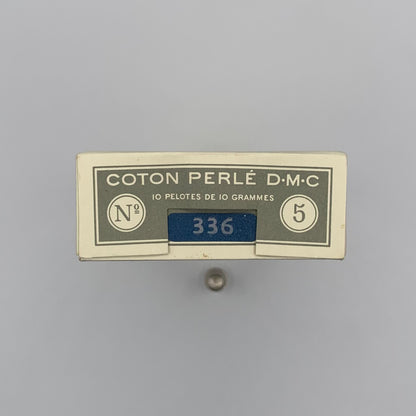 Caja de ovillos perlé Nº 5 (336) - 100% Algodón DMC