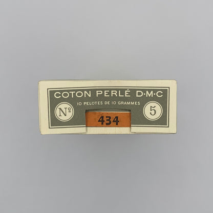 Caja de ovillos perlé Nº 5 (434) - 100% Algodón DMC