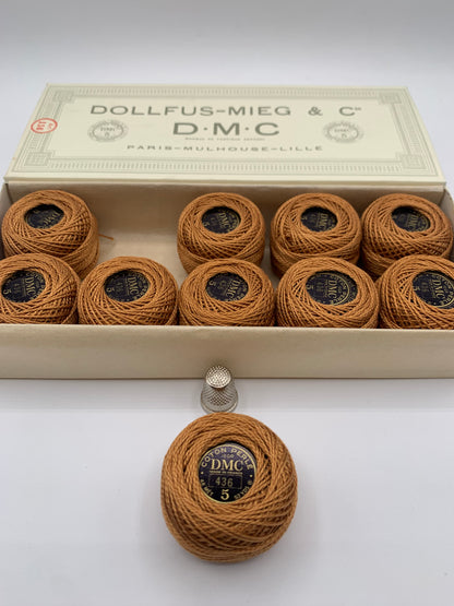 Caja de ovillos perlé Nº 5 (436) - 100% Algodón DMC