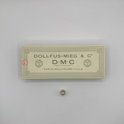 Caja de ovillos perlé Nº 5 (ECRU) - 100% Algodón DMC