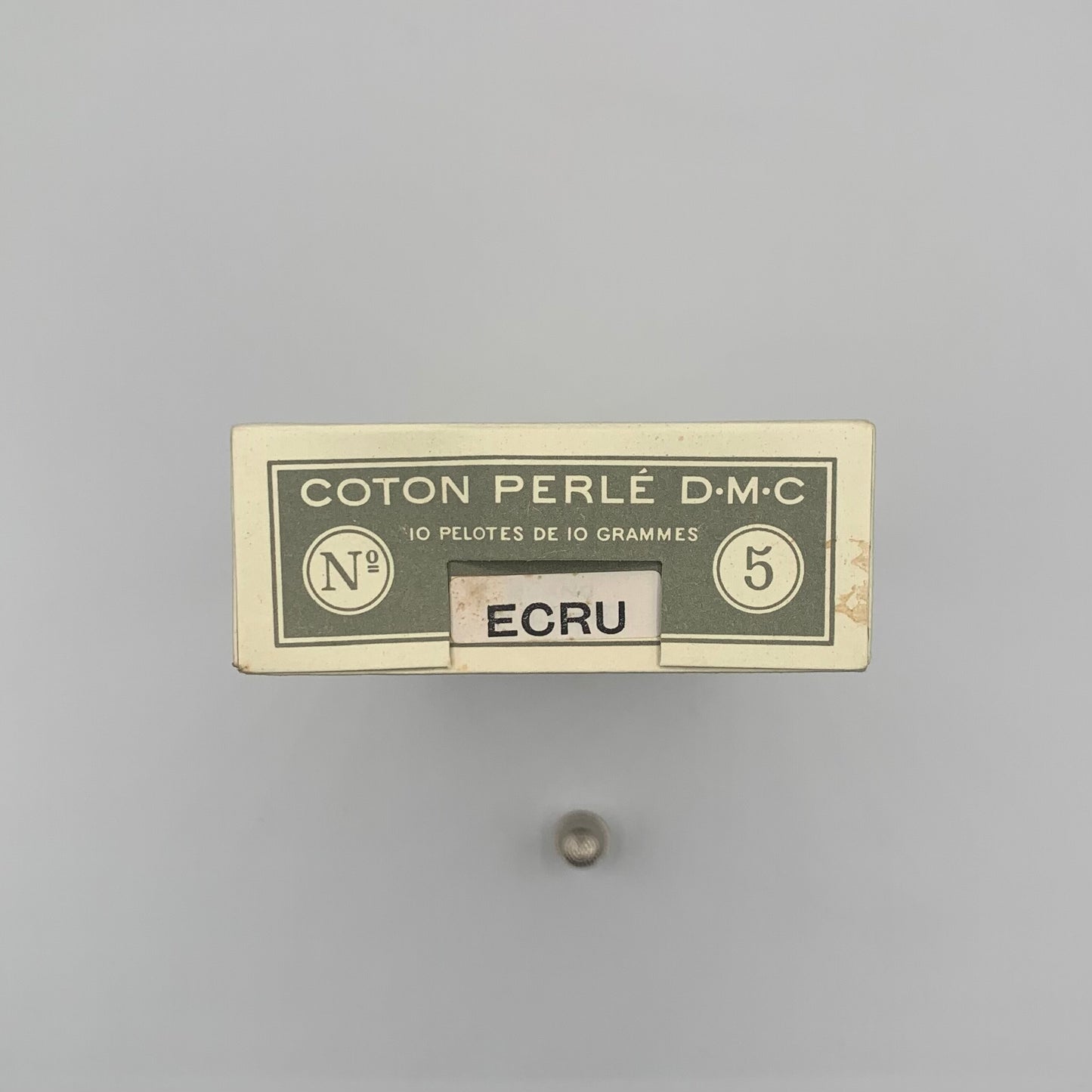 Caja de ovillos perlé Nº 5 (ECRU) - 100% Algodón DMC