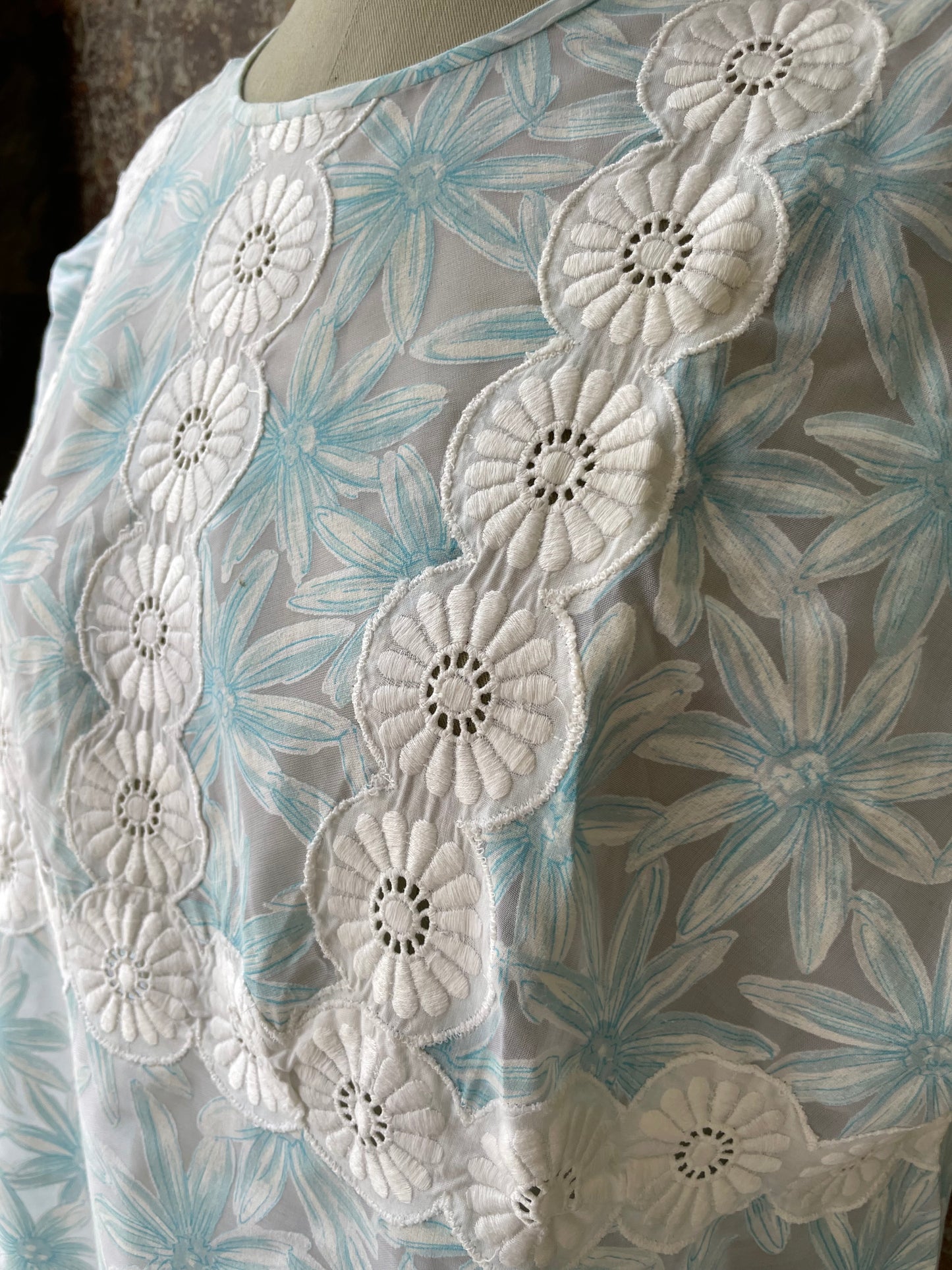 Camisón vintage en color azul y blanco