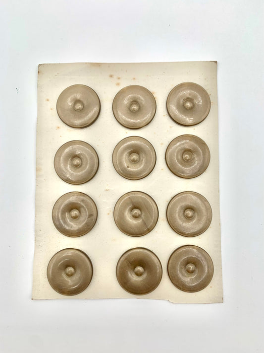 Cartón 12 botones vintage años 40 color camel