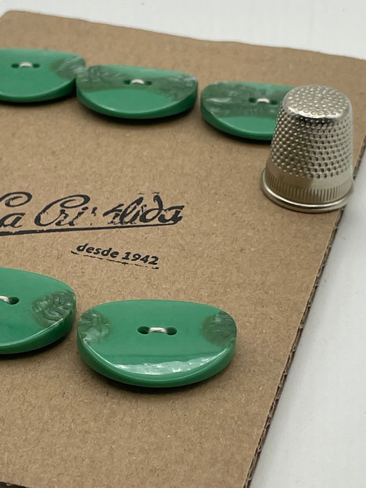 Cartón con 6 botones vintage de pasta color verde esmeralda. Edición especial 84 aniversario La Crisálida