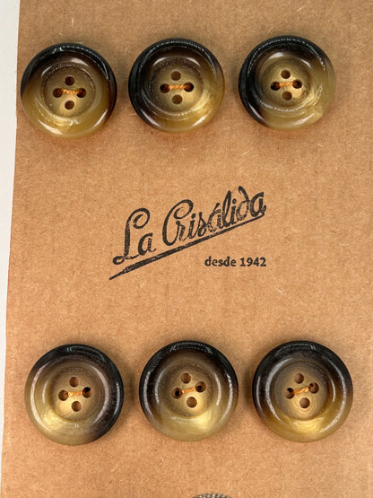 Cartón con 6 botones vintage de pasta en tonos marrones. Edición especial 84 aniversario La Crisálida