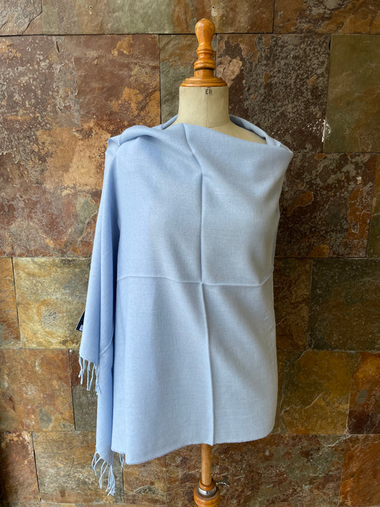 Chal vintage 100% lana en color celeste SALLARÉS DEU