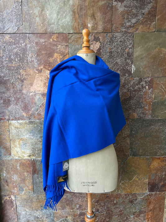 Chal vintage 100% pura lana virgen en color azul cobalto SALLARÉS DEU