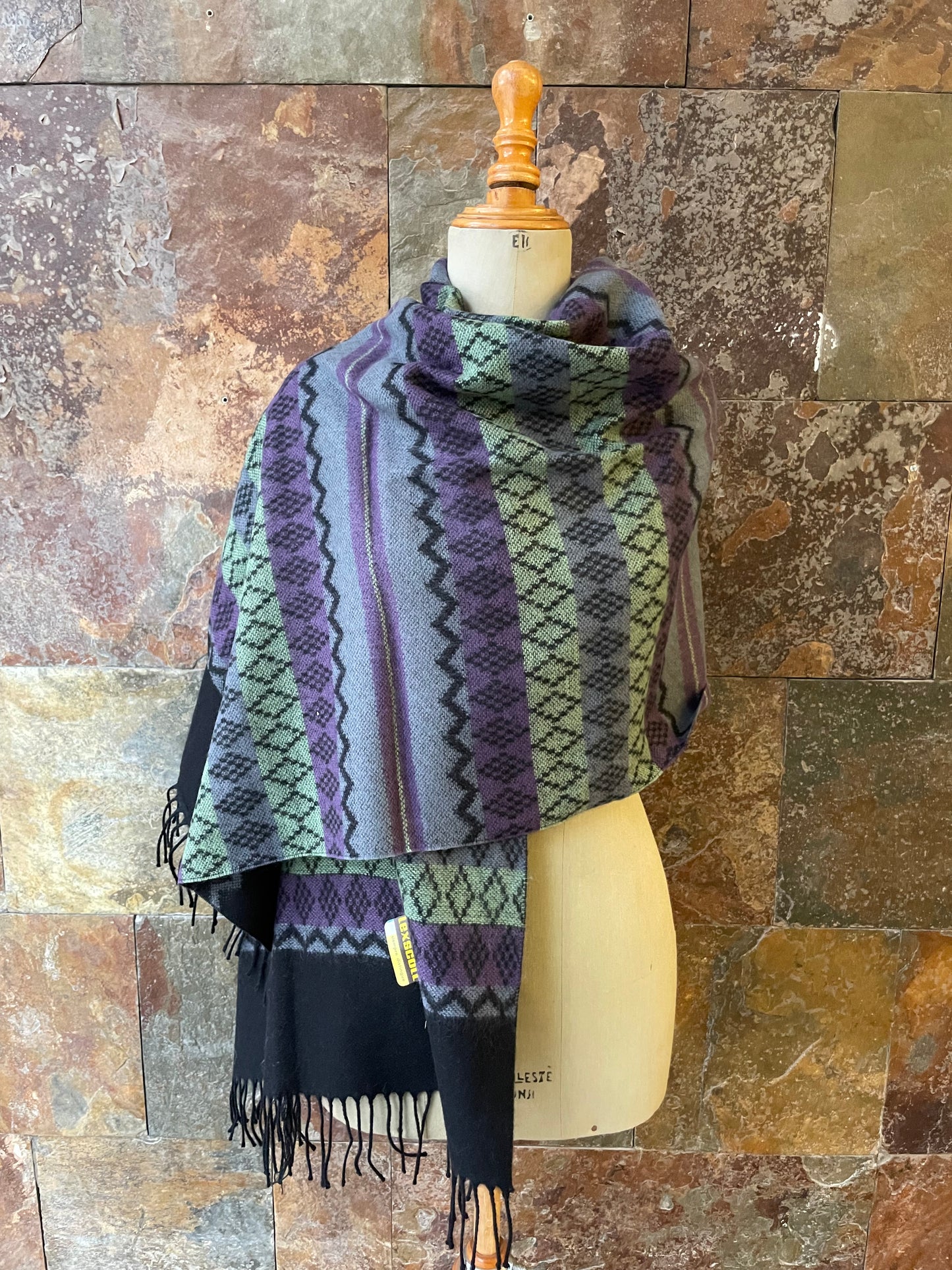 Chal vintage en color negro, gris, morado y verde