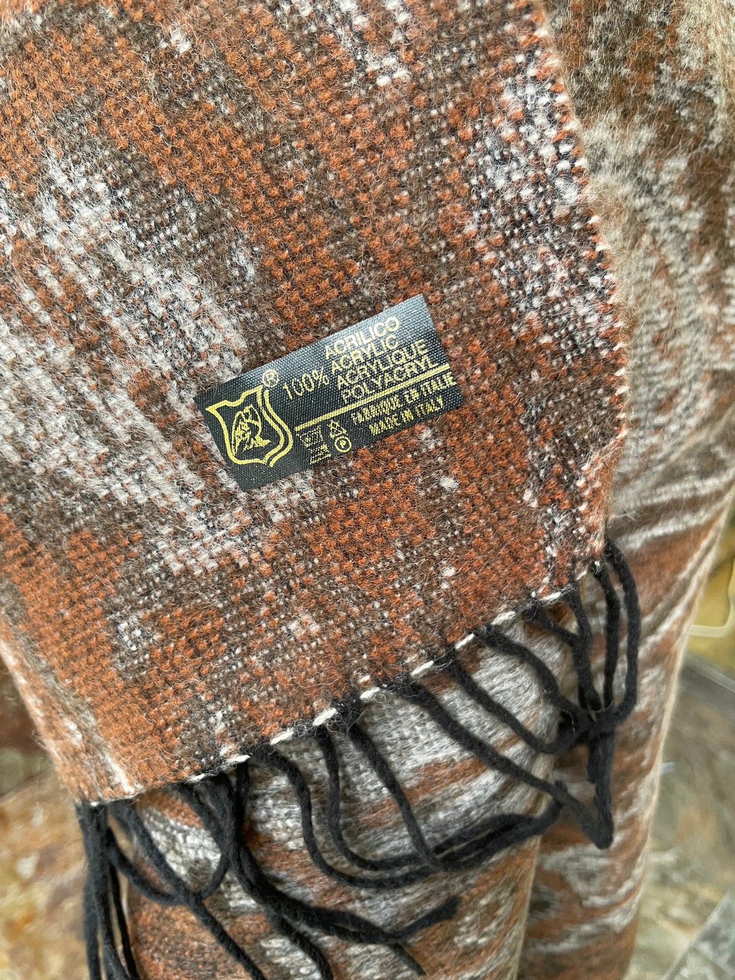 Chal vintage italiano con fleco en tonos marrones 68 x 195 cm