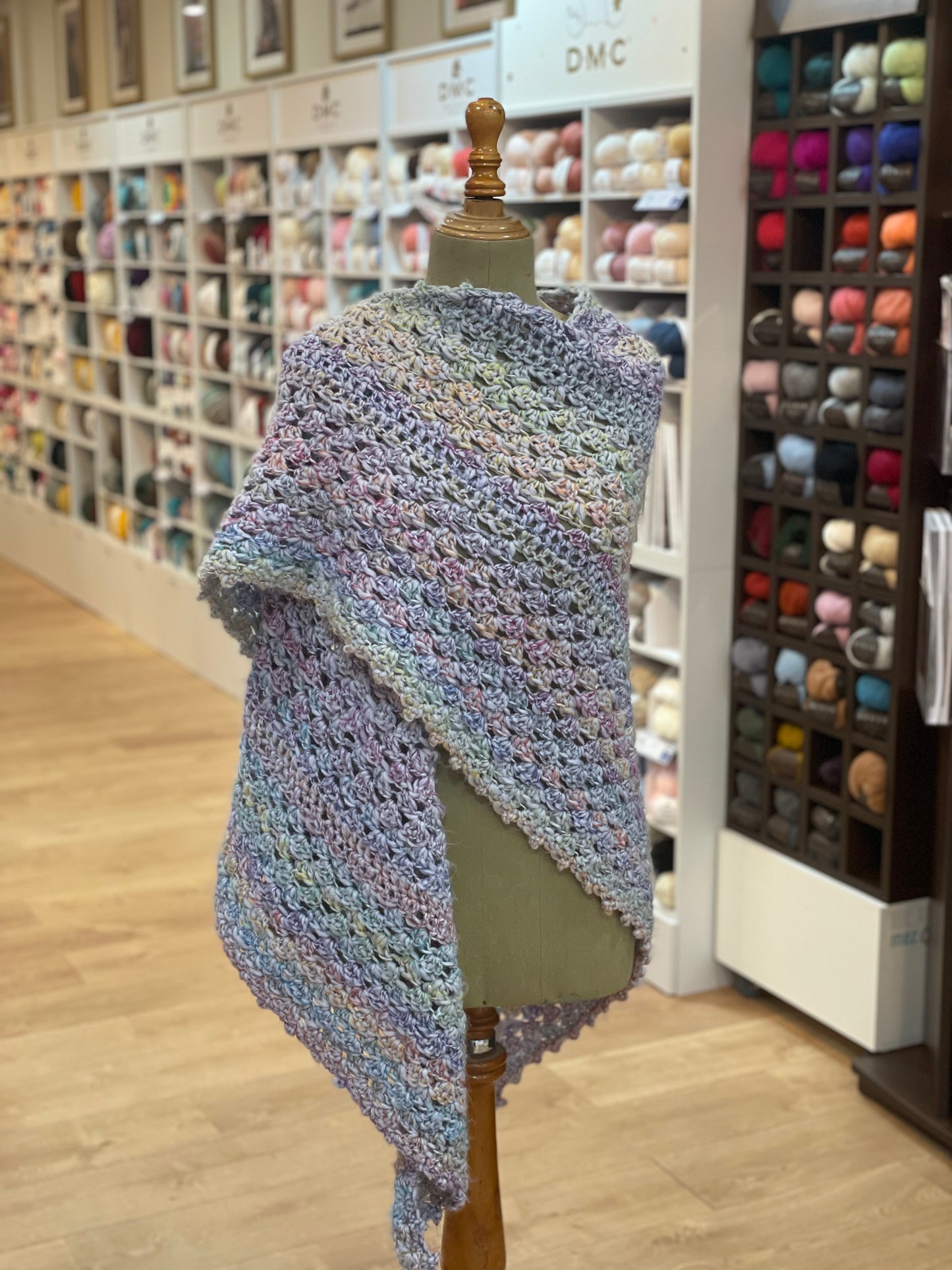 Chal de lana hecho a mano multicolor