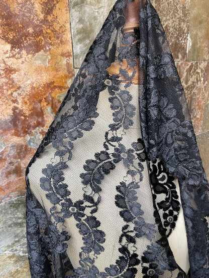 Echarpe color negro SPANISH MANTILLA