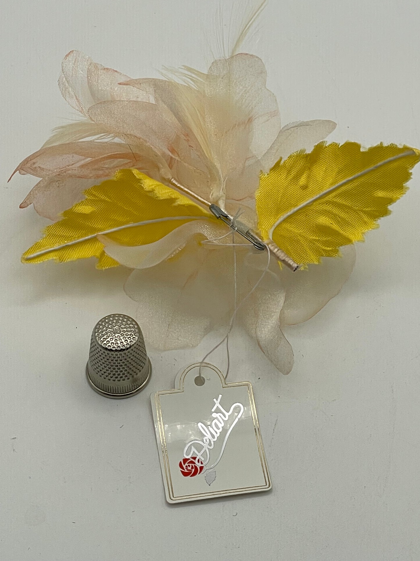 Flor de tela color amarillo Deliart