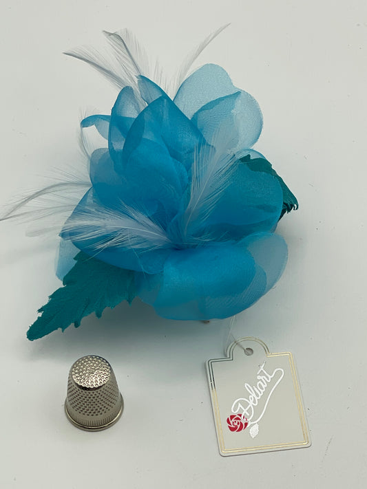 Flor de tela color azul celeste Deliart