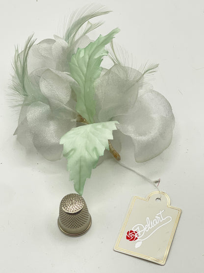 Flor de tela color blanco y verde claro Deliart