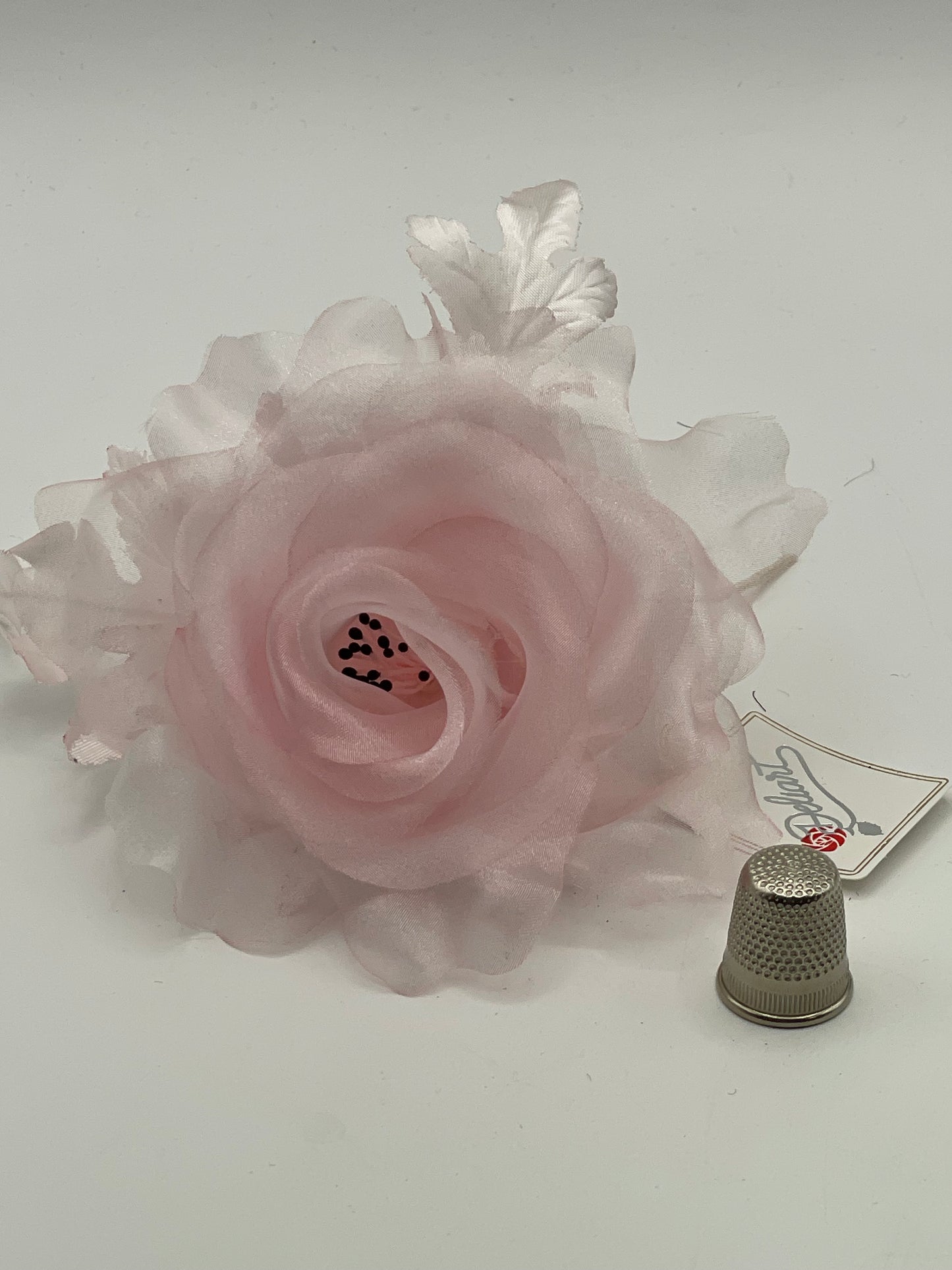 Flor de tela color rosa claro Deliart