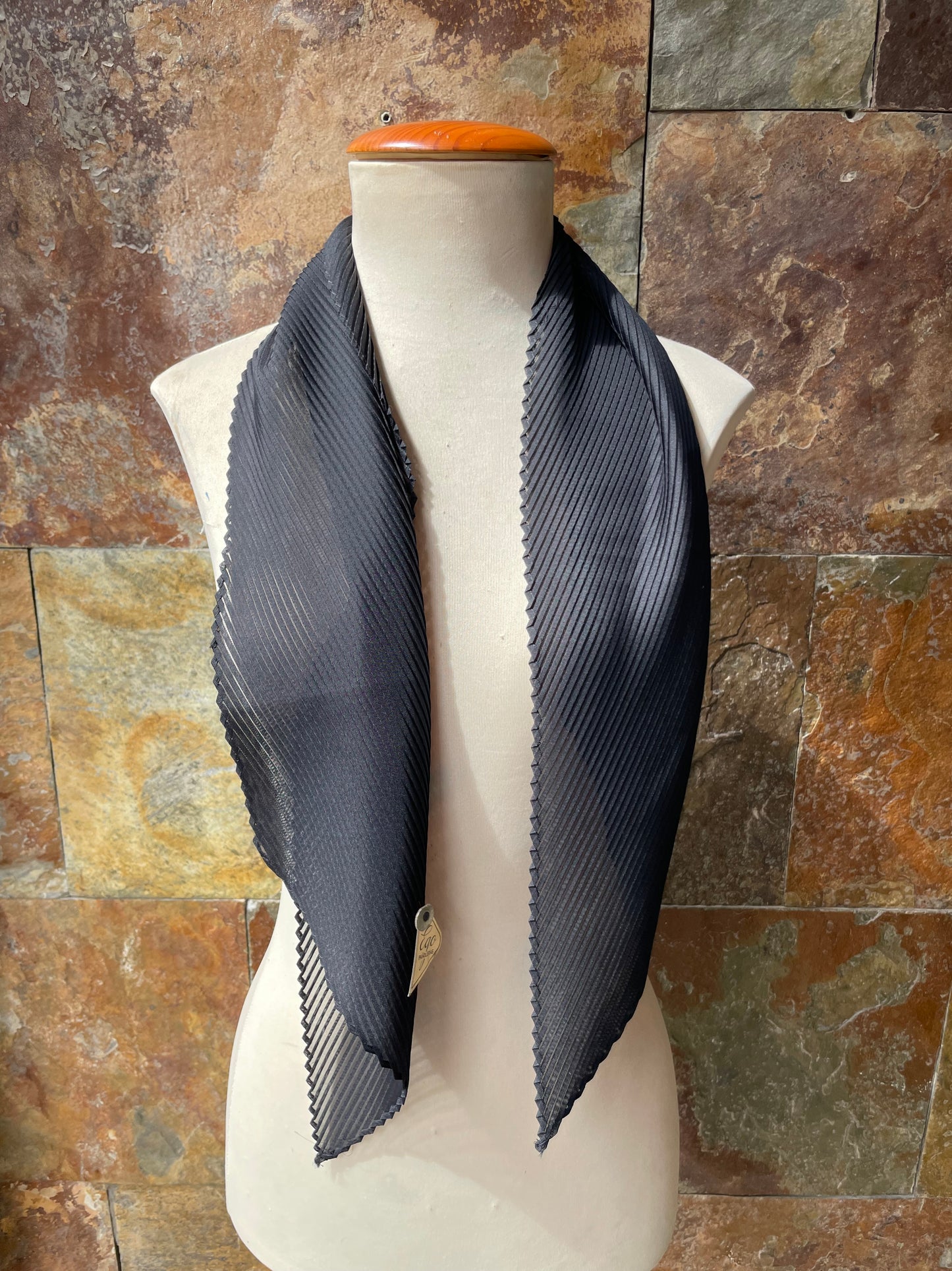 Foulard vintage años 70 color negro - Pañolerías EGO