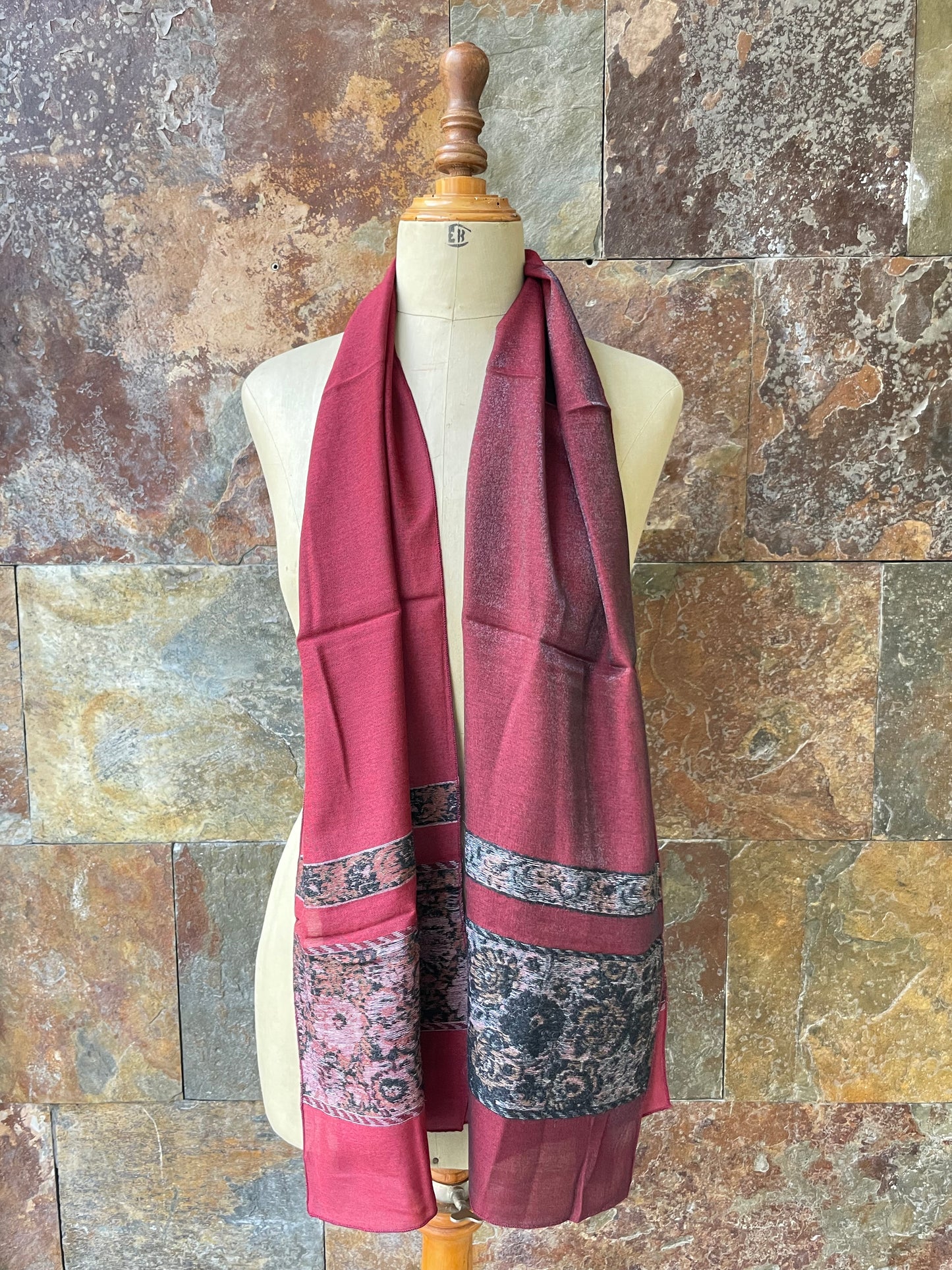Foulard vintage años 70 en color vino