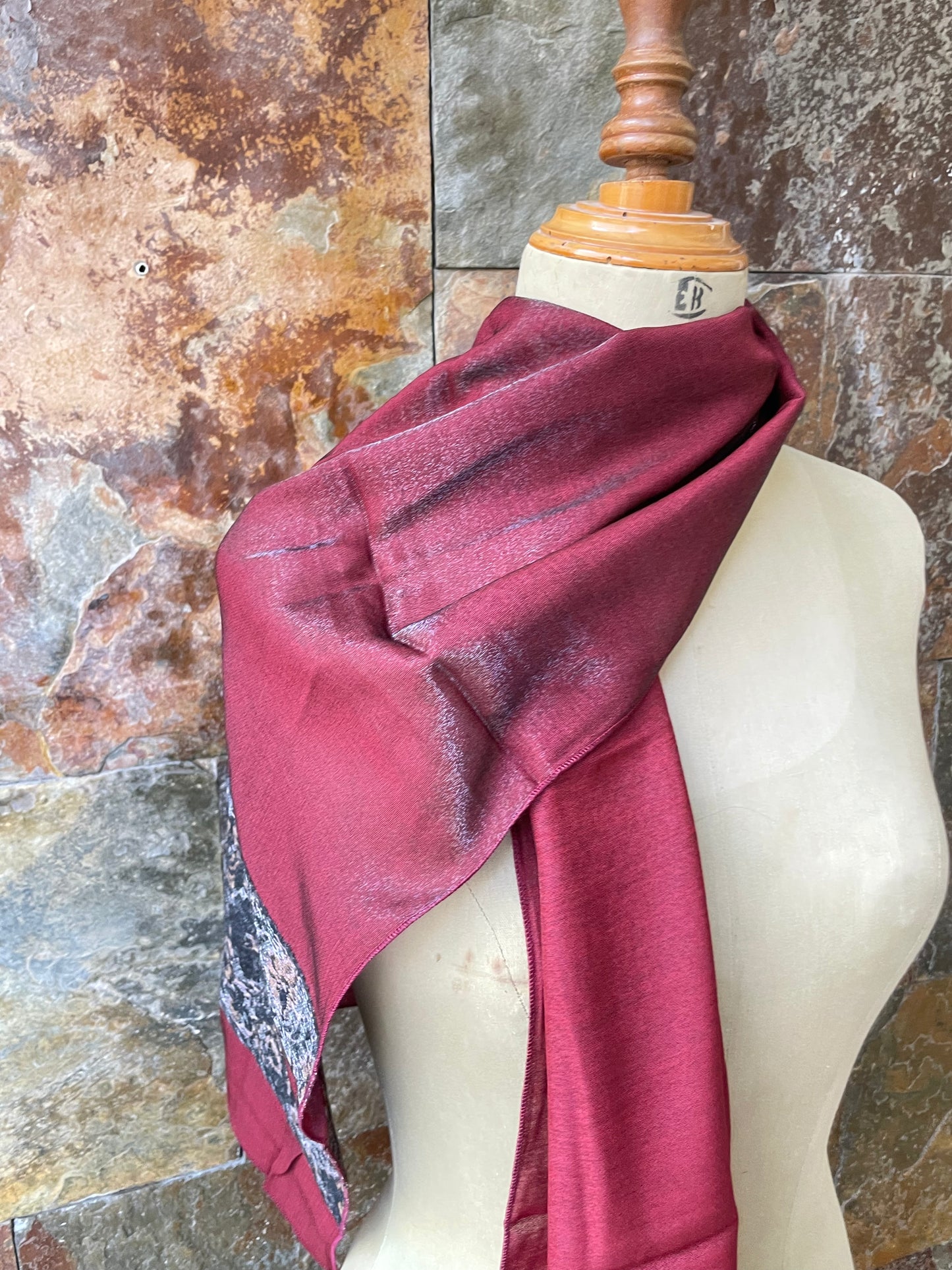 Foulard vintage años 70 en color vino