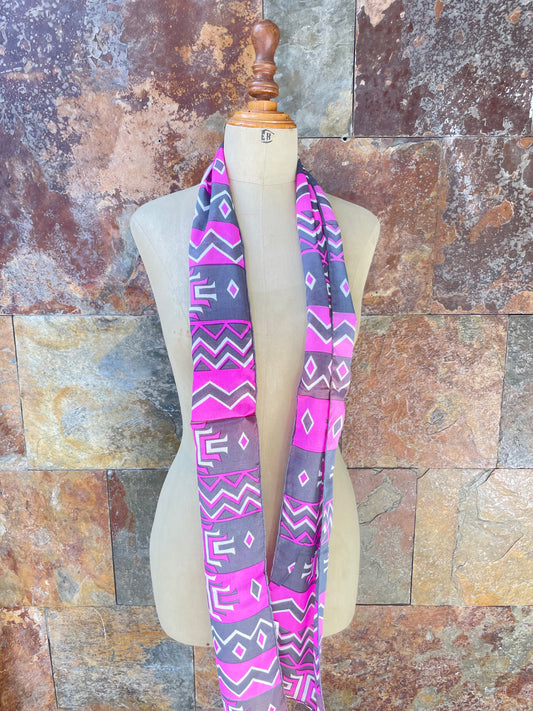 Foulard vintage años 70 en colores rosa, gris y blanco