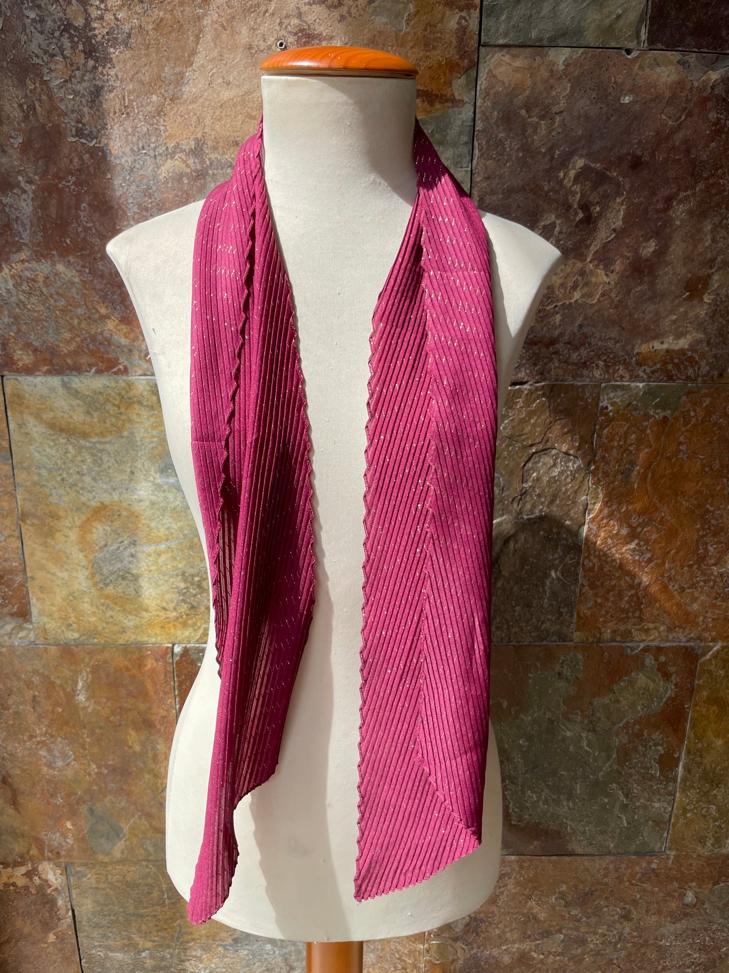 Foulard vintage italiano años 70 color berenjena y dorado