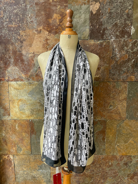 Foulard vintage italiano años 70 color blanco y negro con estampado abstracto