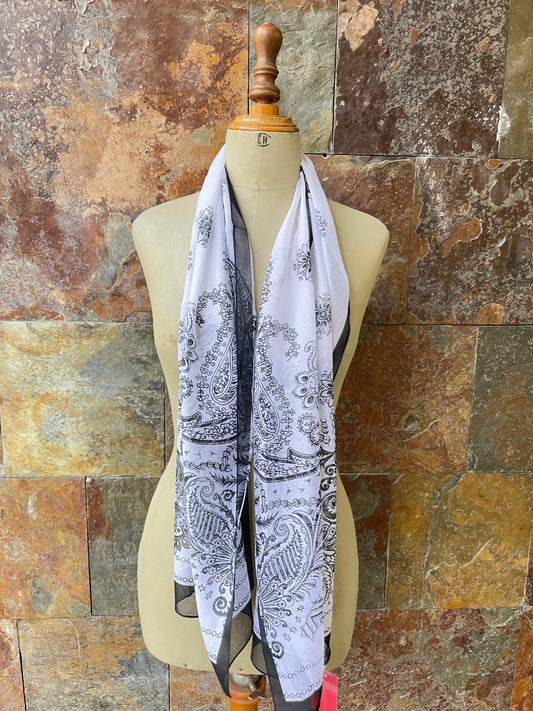 Foulard vintage italiano años 70 color blanco y negro con estampado de flores