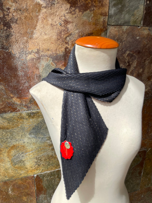 Foulard vintage italiano años 70 color negro y dorado DOMÍNGUEZ