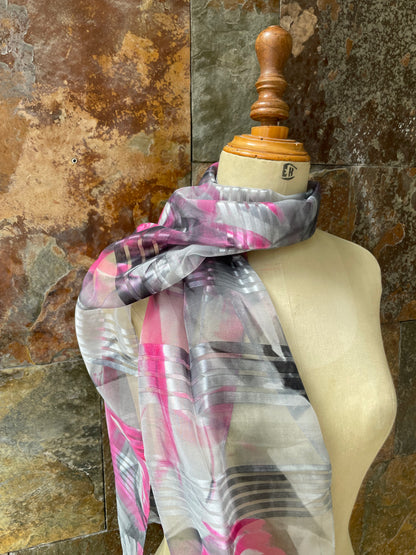 Foulard vintage italiano años 70 en tonos grises, rosas y plateados