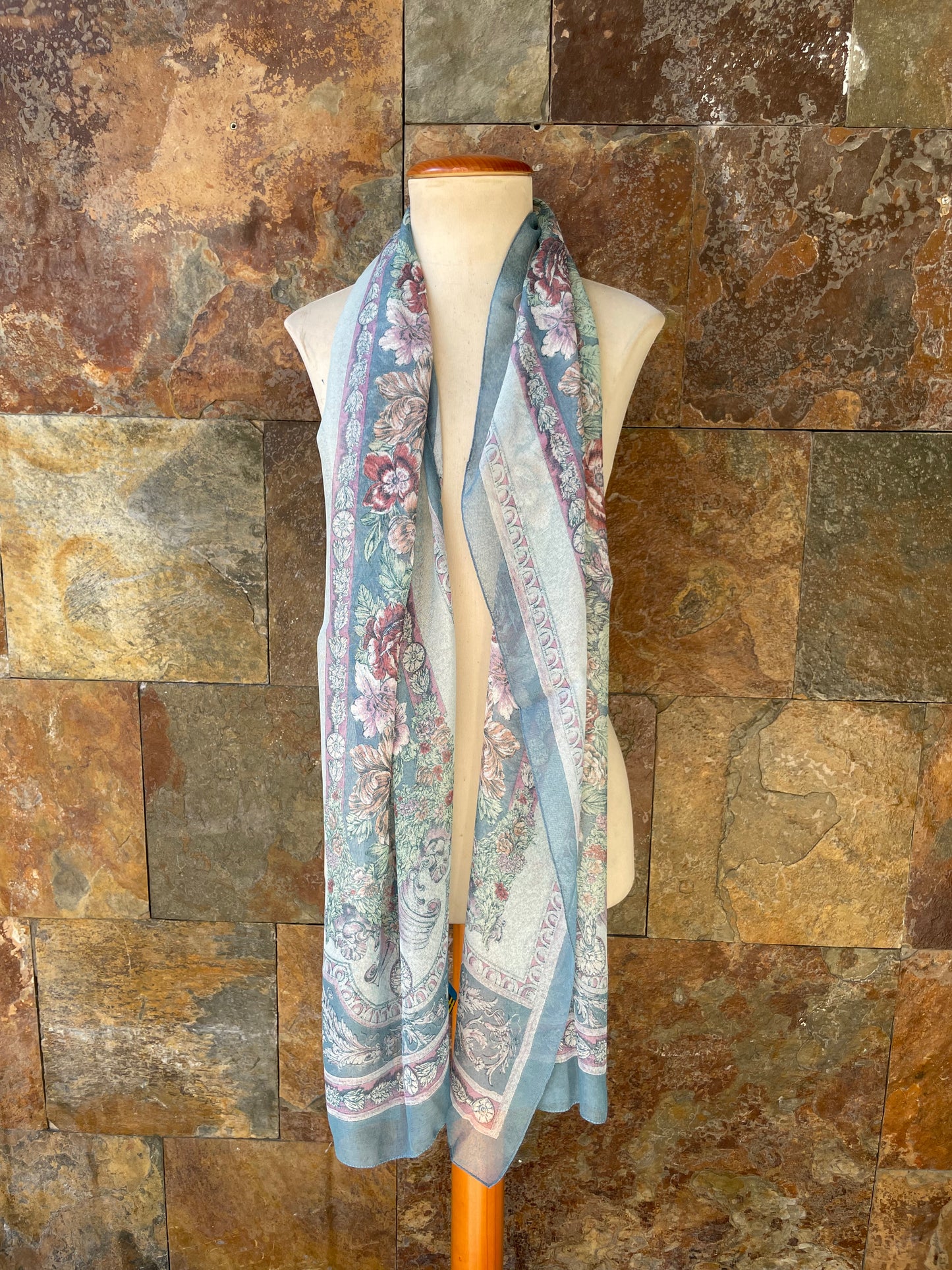 Foulard vintage italiano tonos celeste pálido, gris y rosado TEXSCOTT