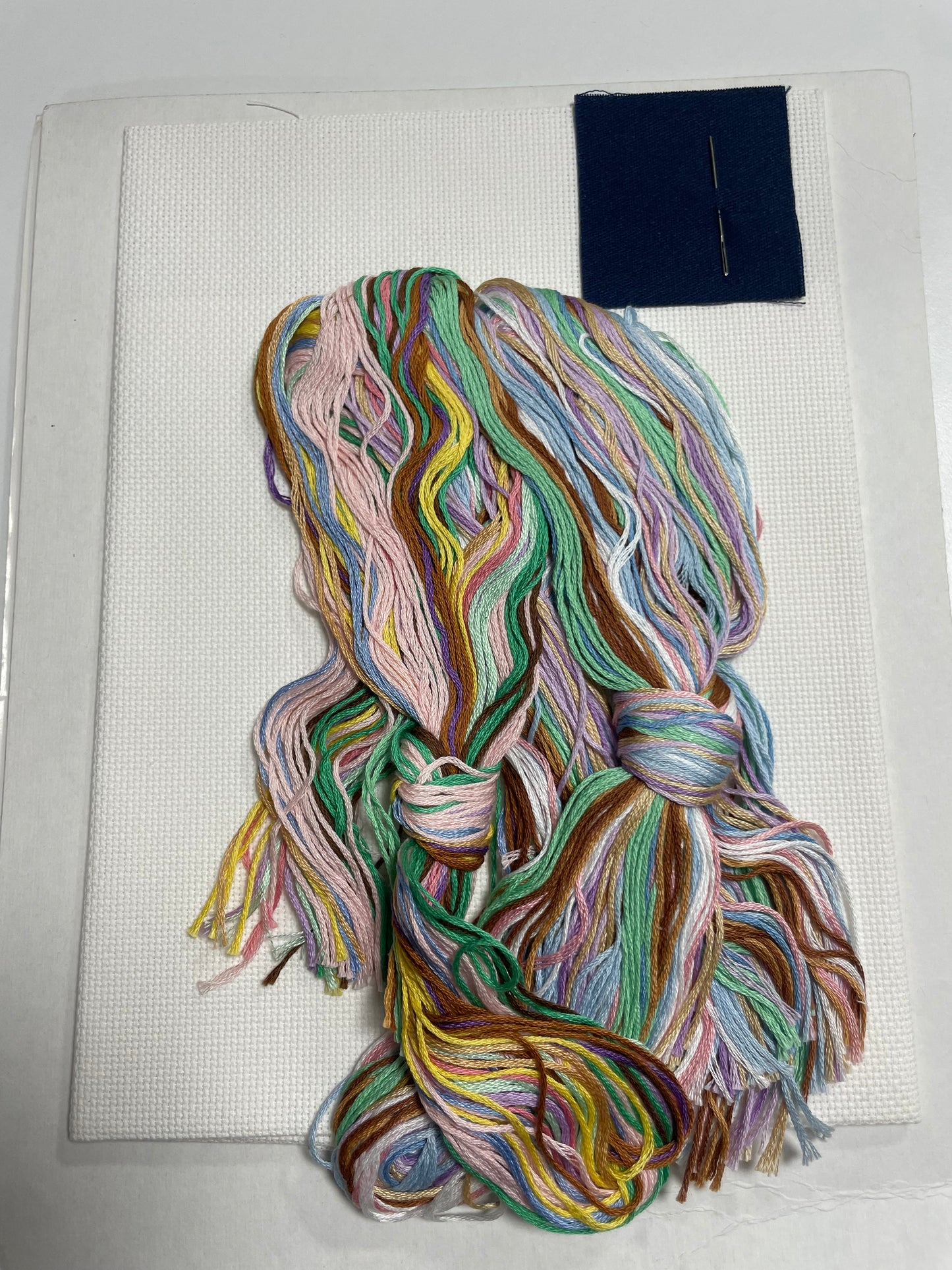 Kit de punto de cruz Baby wares - 35,6x35,6cm - "Nacimiento bebé" - hilos incluidos