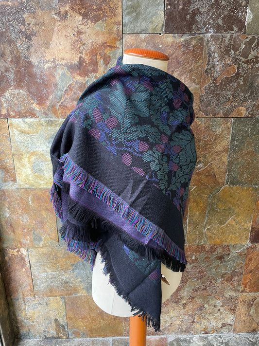 Manta vintage con fleco en colores morado, verde y negro 115 x 115cm EGO PAÑOLERIAS