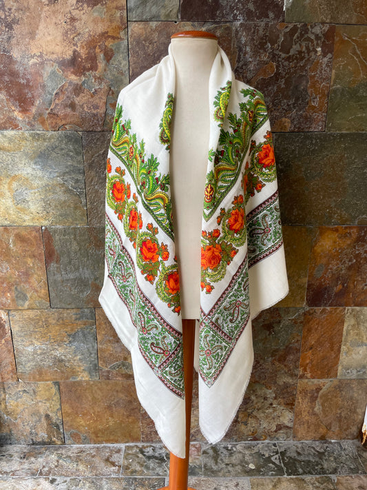 Mantón vintage 100% Lana en colores blanco, naranja y verde 150 x 150 cm