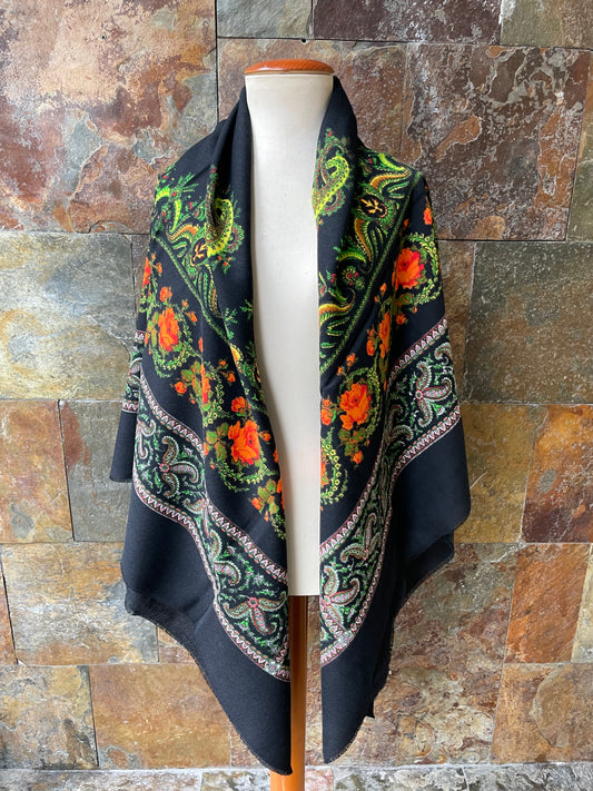 Mantón vintage 100% Lana en colores negro, naranja y verde 150 x 150 cm