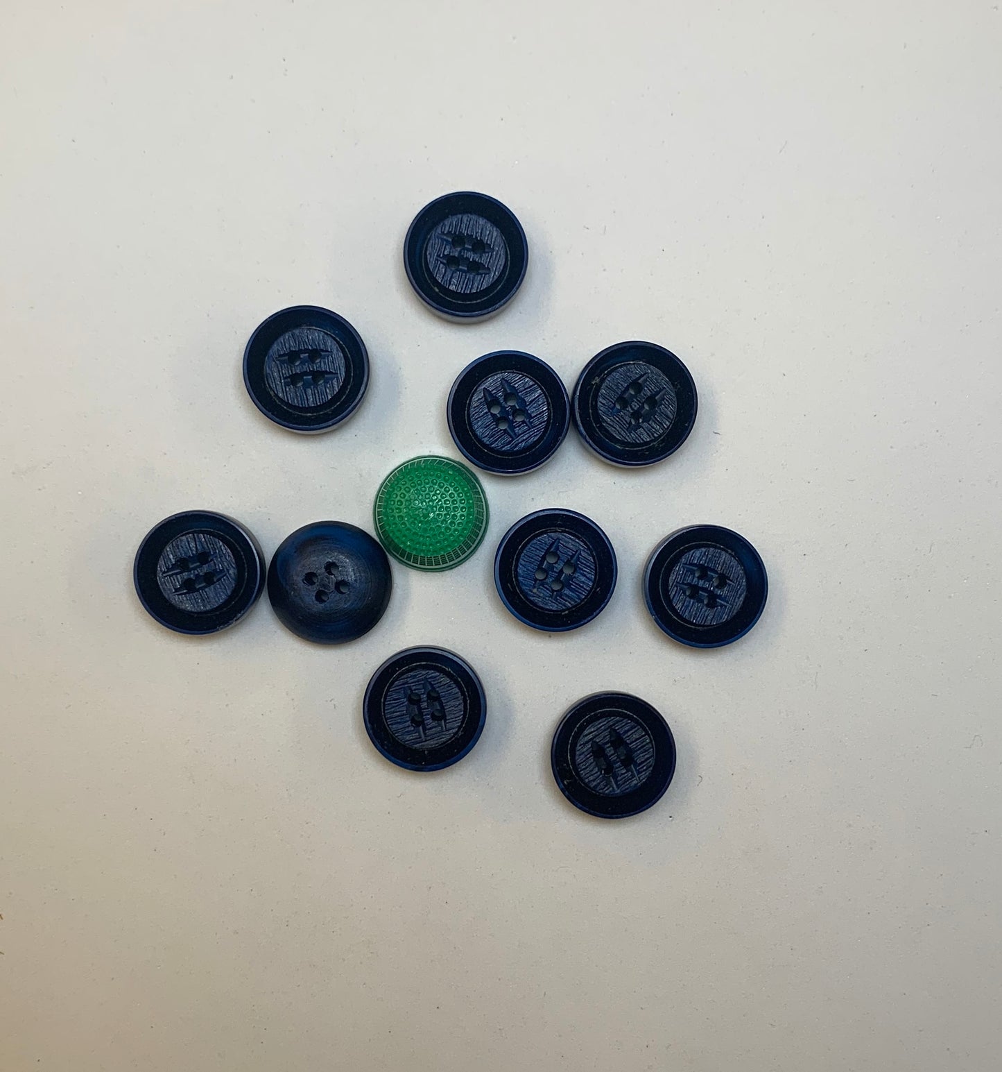 Pack 10 botones vintage color azul marino