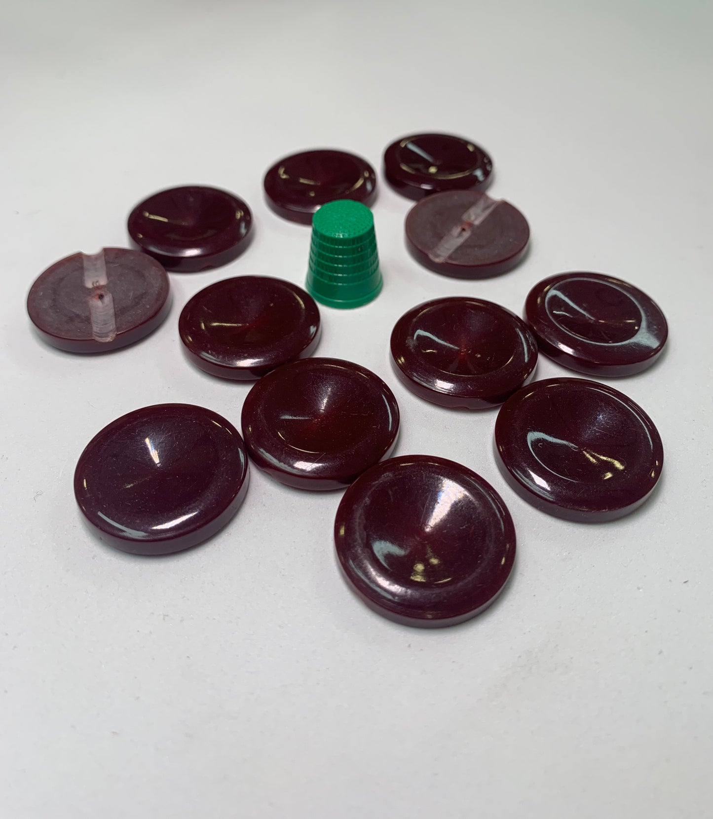Pack 12 botones vintage color burdeos oscuro