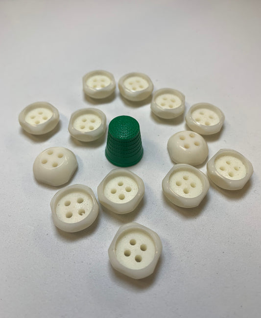 Pack 13 botones vintage color blanco