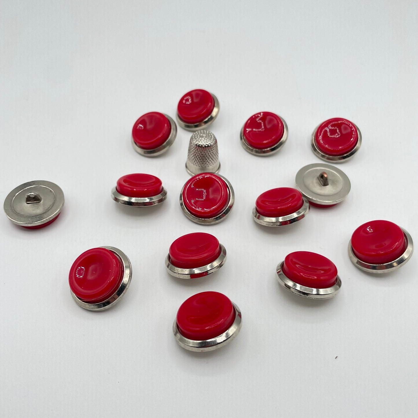 Pack 14 botones vintage de pasta, años 50, color metal y rojo