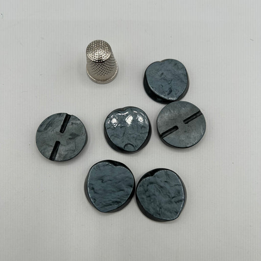 Pack 6 botones vintage años 60 color gris con forma de corazón