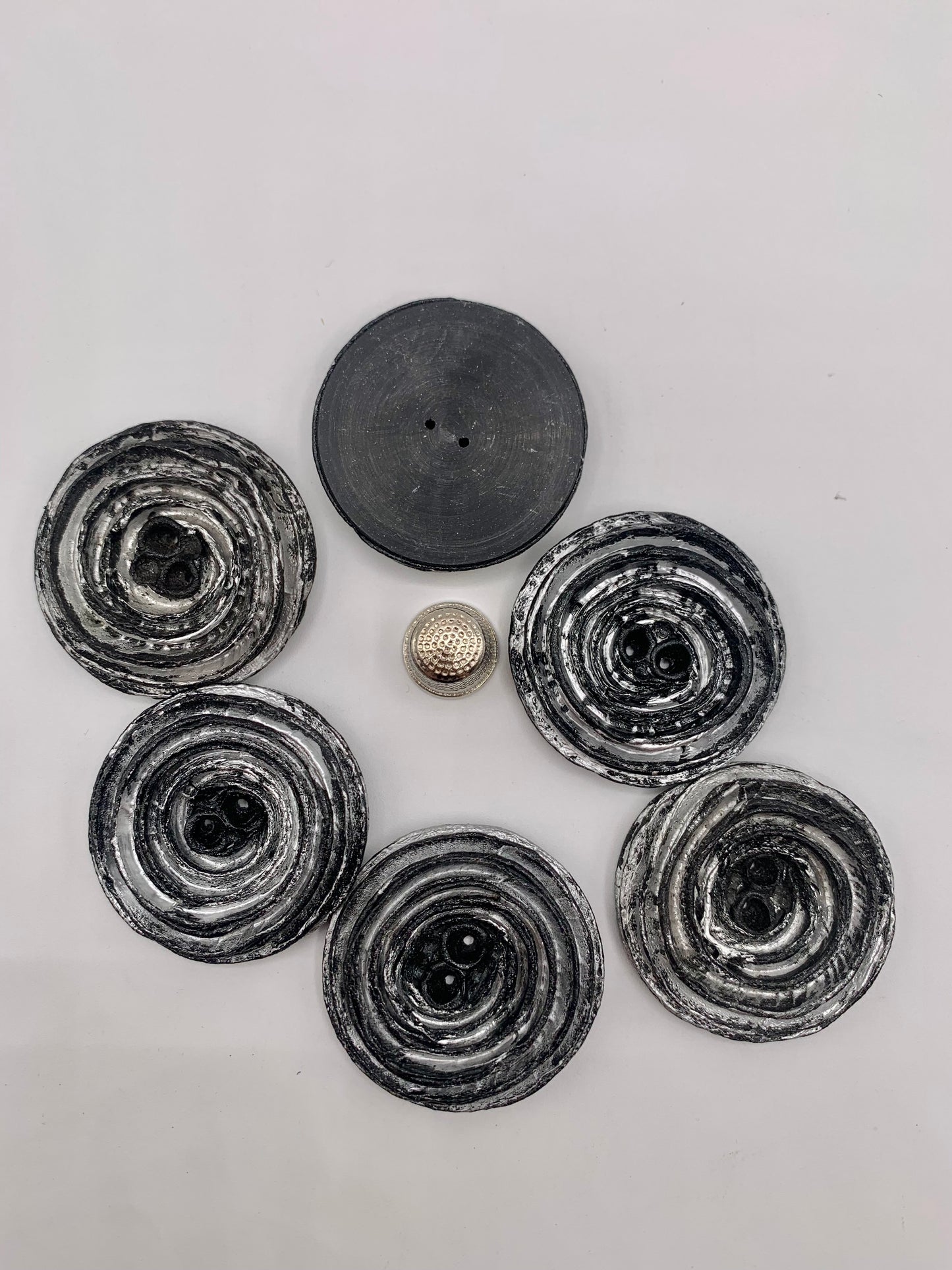 Pack 6 botones vintage de pasta color negro y gris