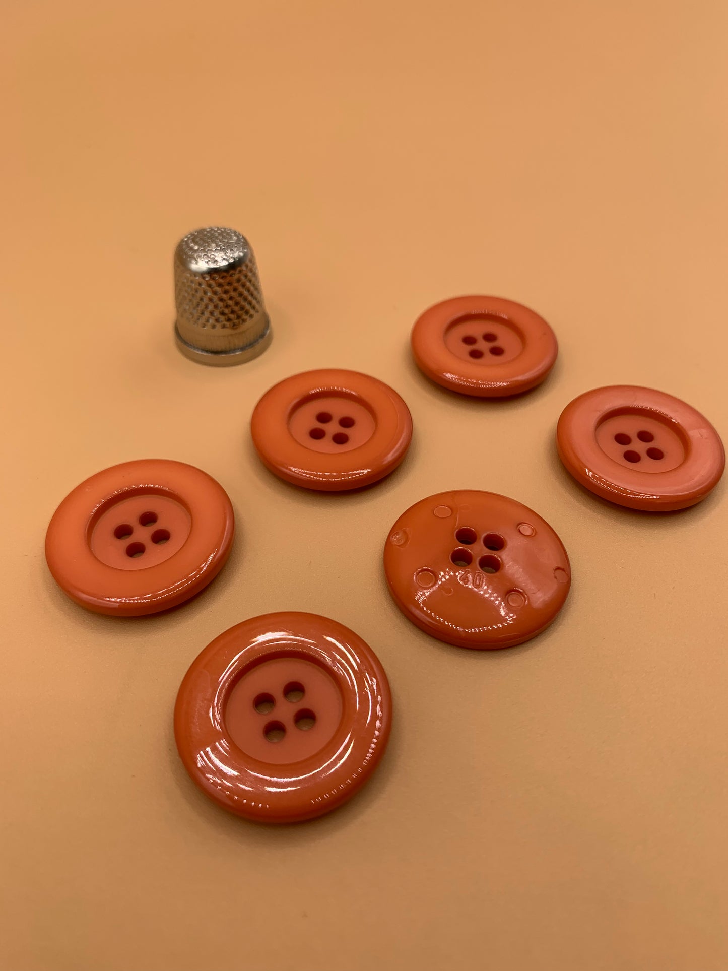 Pack 6 botones vintage de pasta color salmón