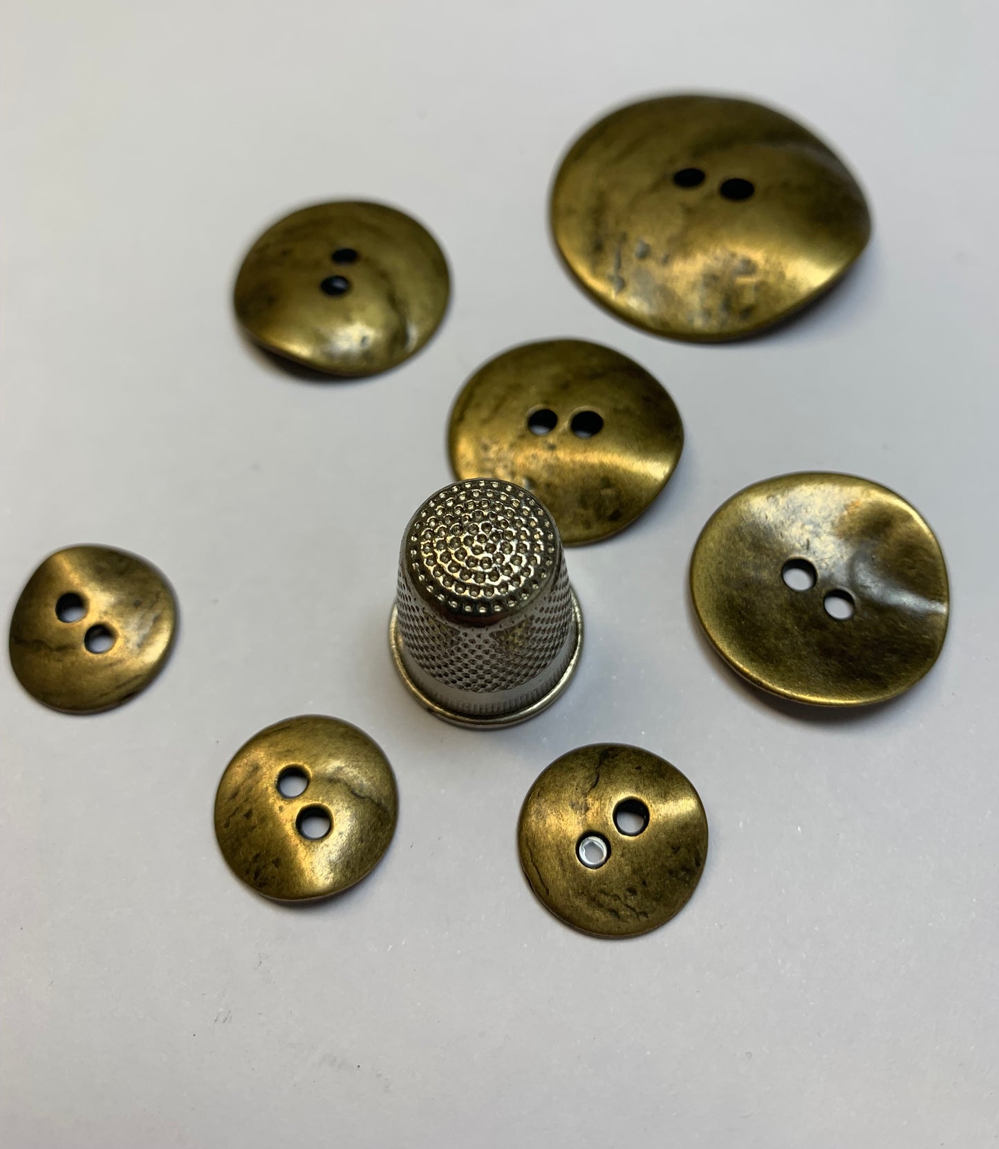 Pack 7 botones vintage de metal dorados