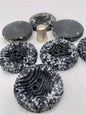 Pack 7 botones vintage extra grandes de pasta color blanco y negro