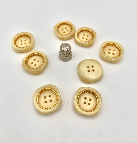 Pack 8 botones de pasta color beige y dorado