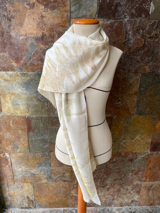 Pañuelo seda 100% tintado con la técnica ECOPRINT por RAMÓN SANTOS