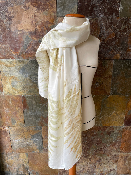 Pañuelo seda 100% tintado con la técnica ECOPRINT por RAMÓN SANTOS