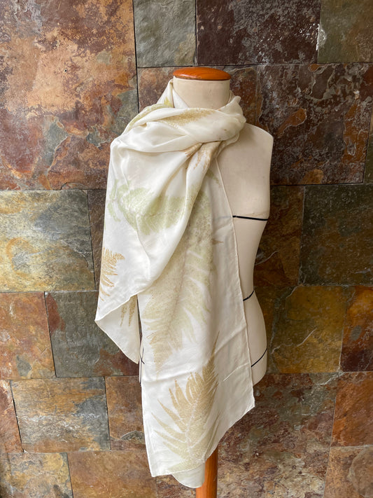 Pañuelo seda 100% tintado con la técnica ECOPRINT por RAMÓN SANTOS