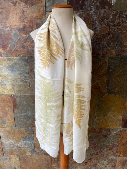 Pañuelo seda 100% tintado con la técnica ECOPRINT por RAMÓN SANTOS